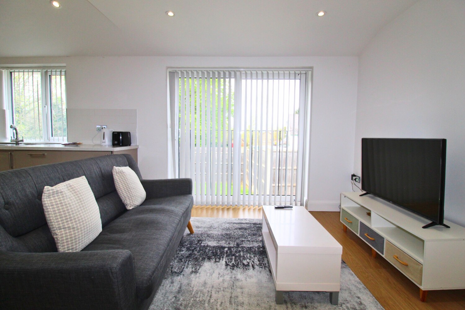 West Finchley by Viridian Apartment - Tap to explore photos
