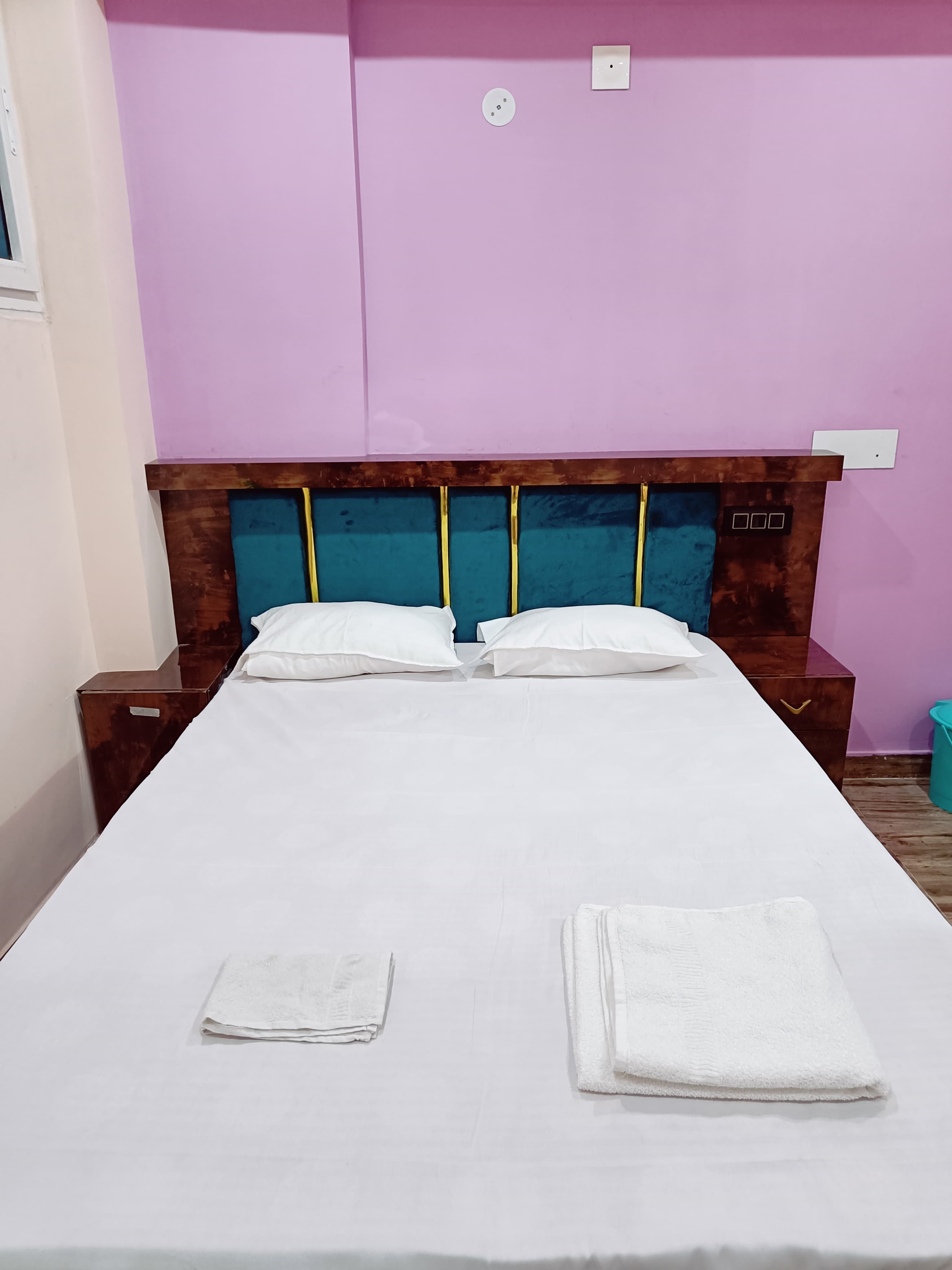 Hotel Radhey Krishna - Tap to explore photos
