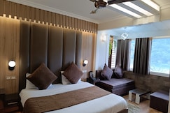 ELFIN | Lake Facing Premium Stay Mall Road, Nainital