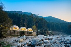 Bastiat Stays FlowNest Dome In Kasol, Kullu