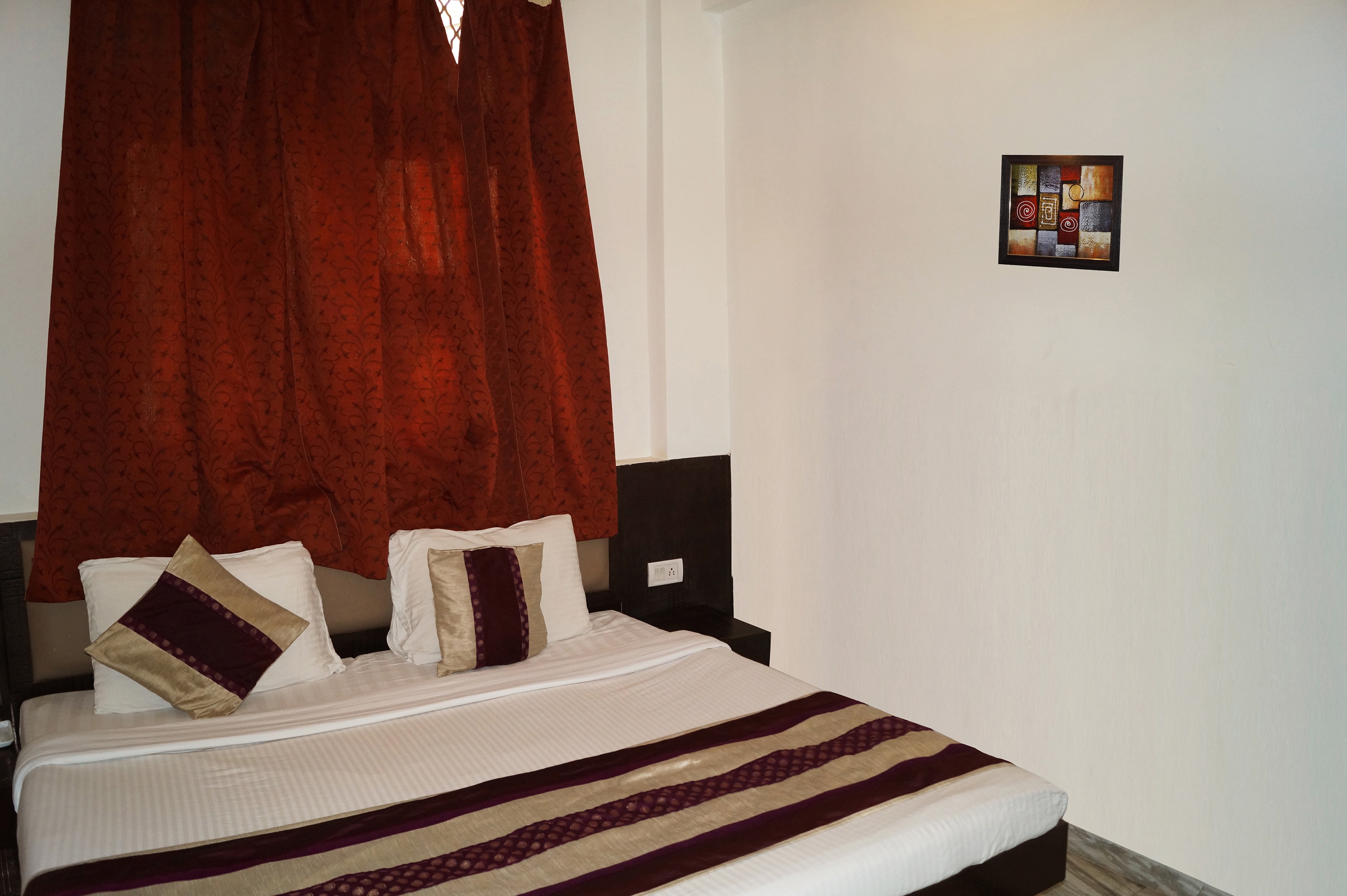Hotel Sheela Inn - Tap to explore photos
