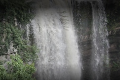 Menal Resort, Neemach