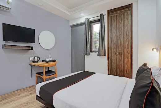 Super Townhouse Rohini Sector 18 Formerly Relic Stay
