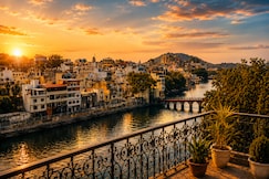 Turtle Hostel Udaipur |50 Metres from Lake, Udaipur