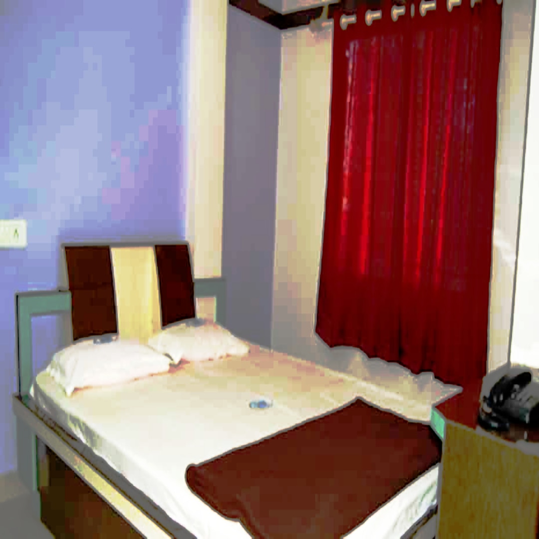 Hotel Vaibhav Lodge - Tap to explore photos