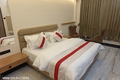 Hotel Indore Palace, Feel At Home (Newly Renovated Hotel), Kopargaon