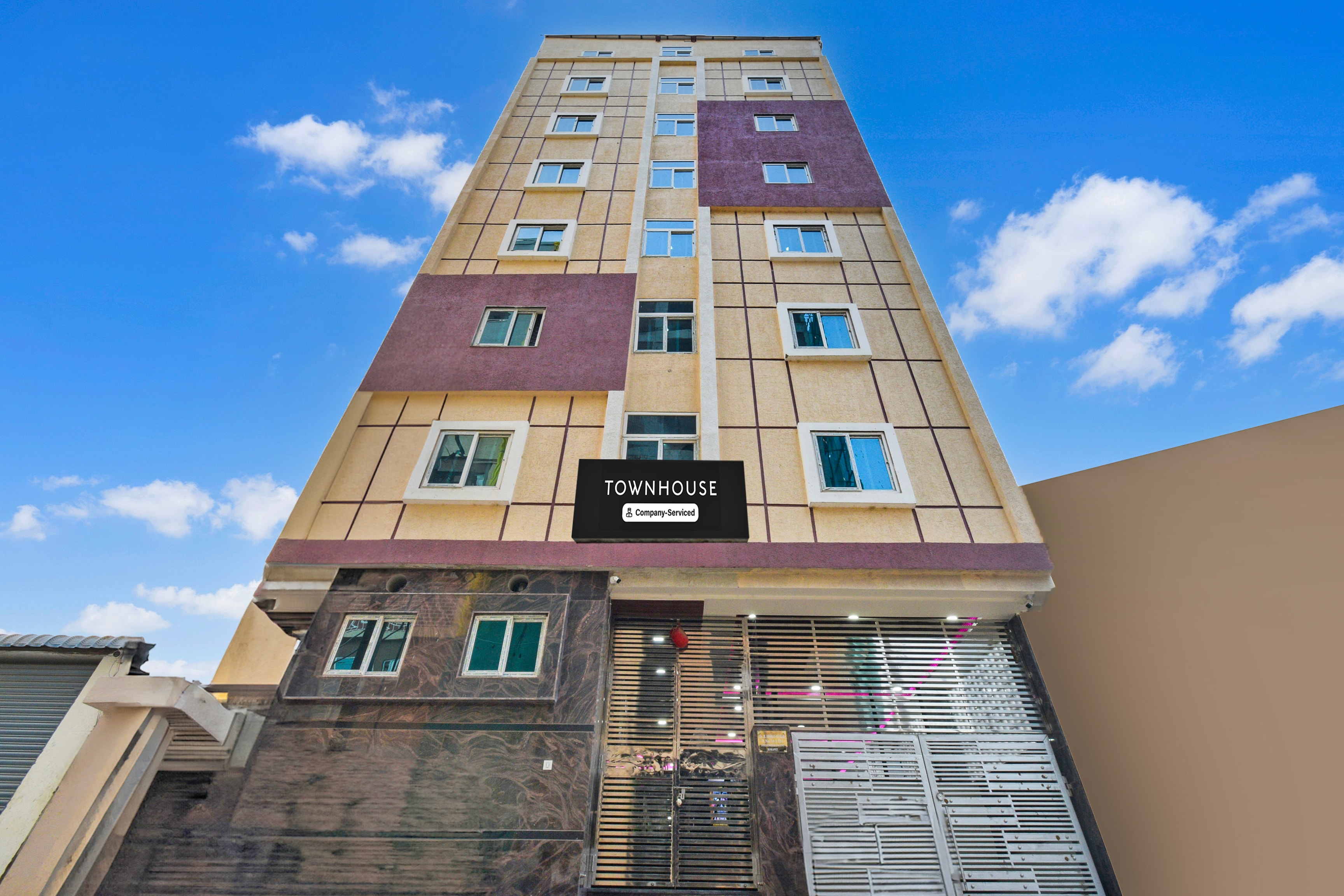 Super Townhouse Kokapet Formerly Aarian Tej Nilayam - Tap to explore photos