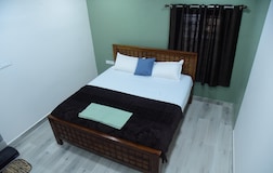 Deluxe Room 1