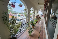 Relax Inn And Zayka Resturant, Kathgodam