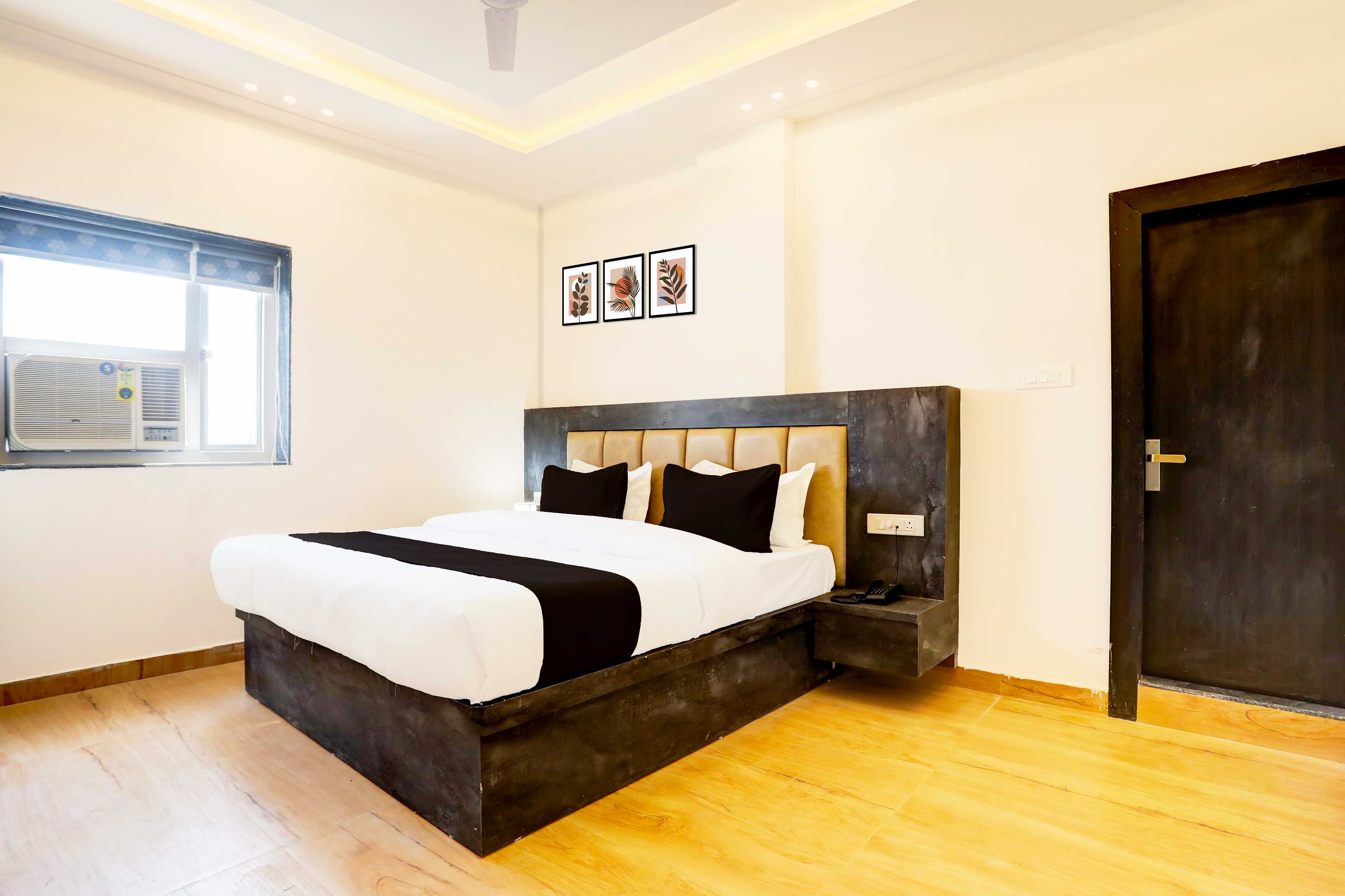 Super Townhouse Pahadiya - Tap to explore photos