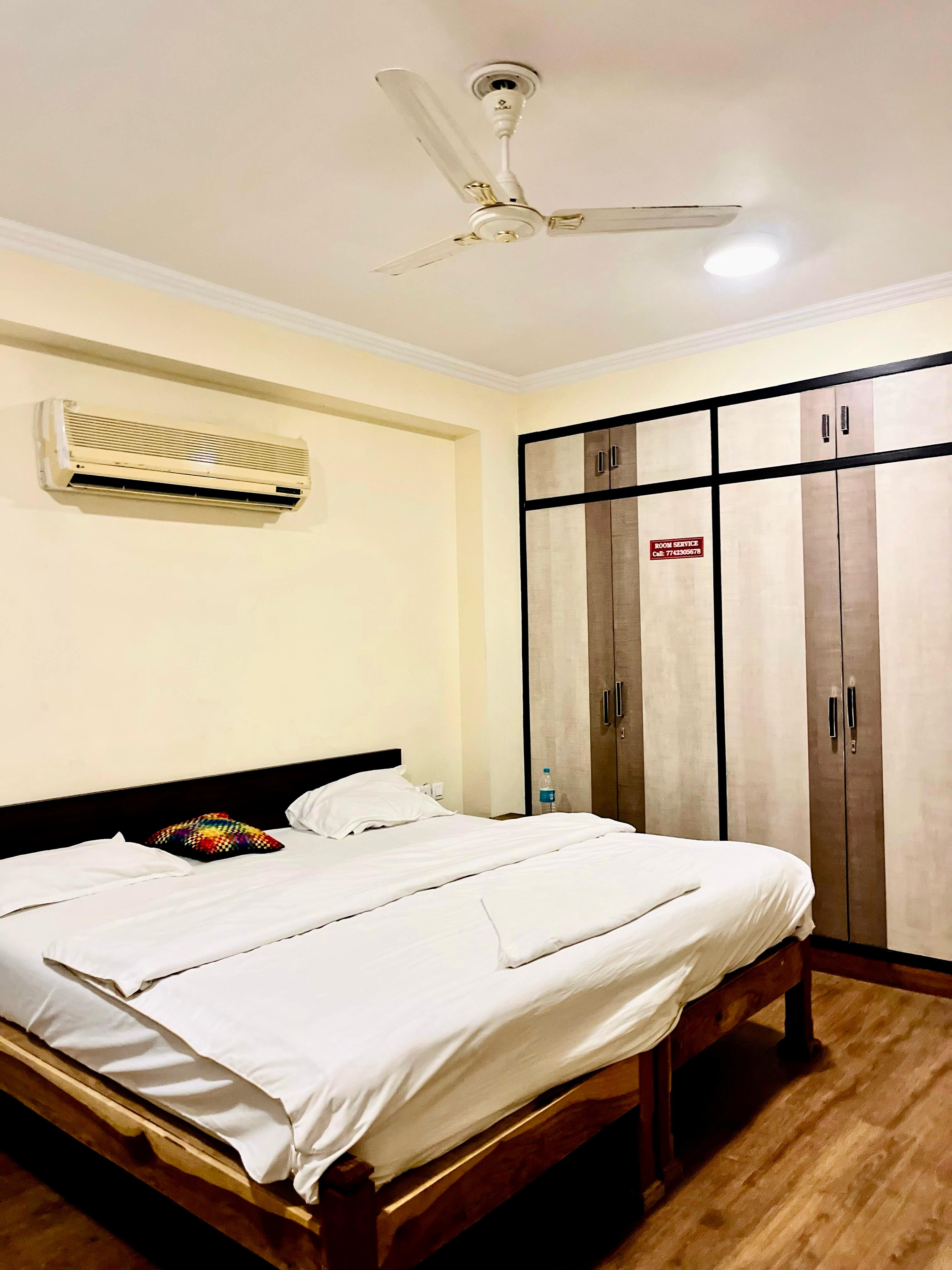 Hotel Raj Villa - Tap to explore photos