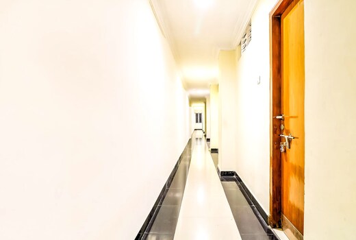 SPOT ON Srinivasa Residency