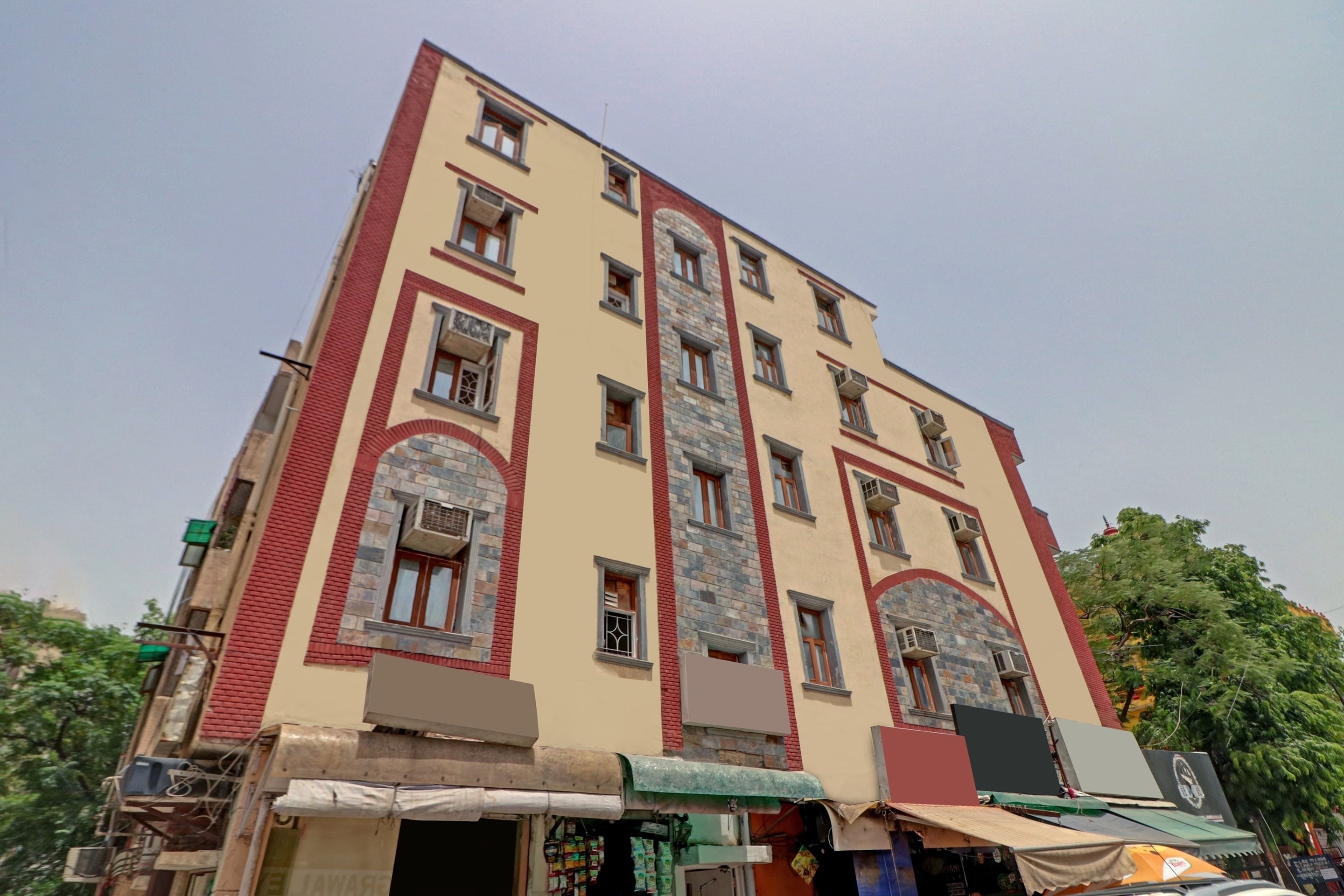 Hotel O Red Apple Home - Tap to explore photos