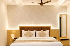 Hotel Ambika Dx - Walking Distance From Railway Station, Gwalior