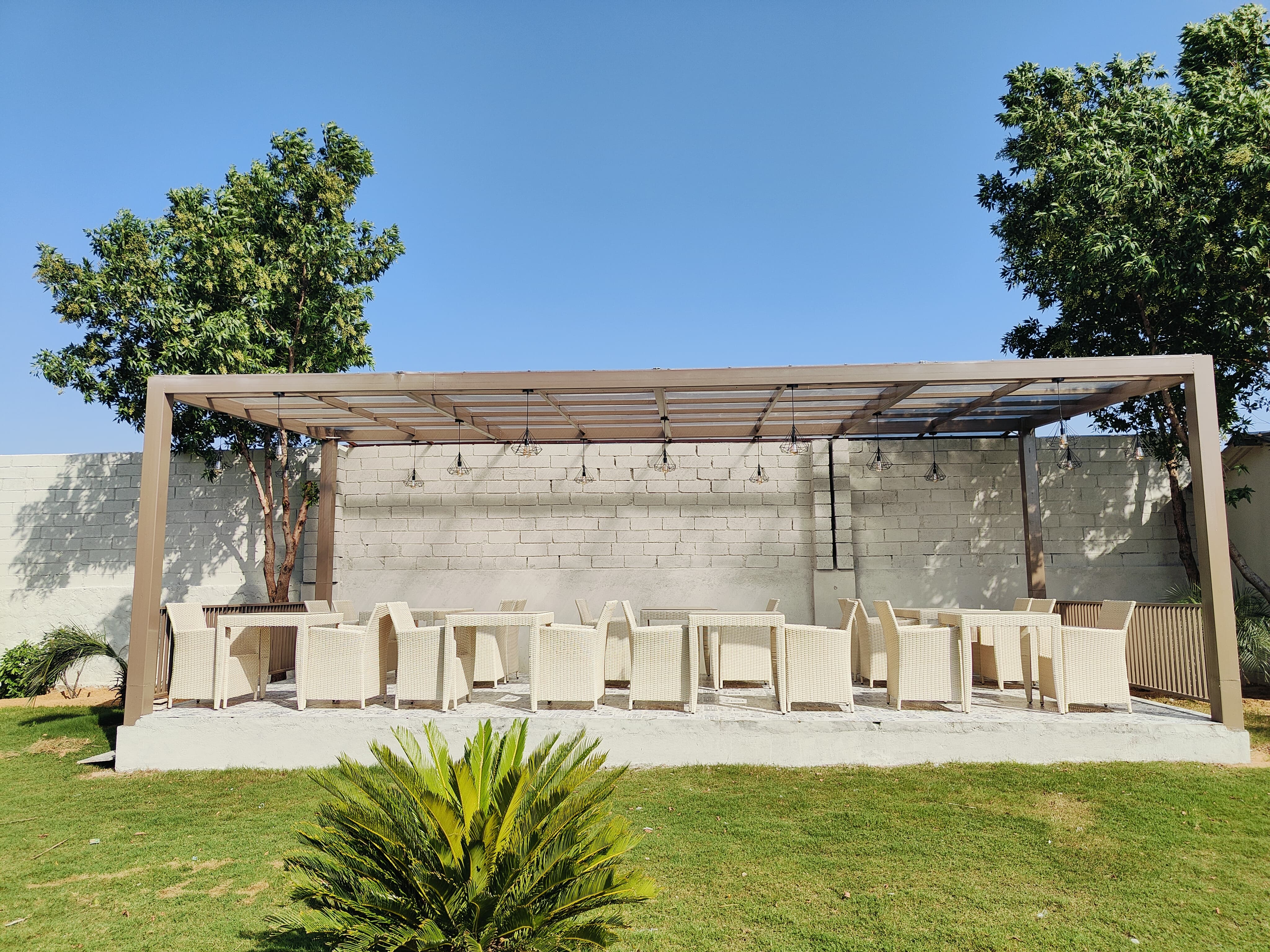 Hemlasa Resort - Tap to explore photos
