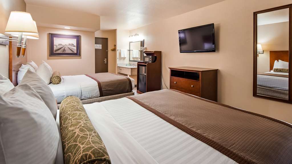 Best Western Desert Oasis - Tap to explore photos