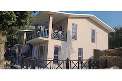 White Hills Cottage, Ranikhet