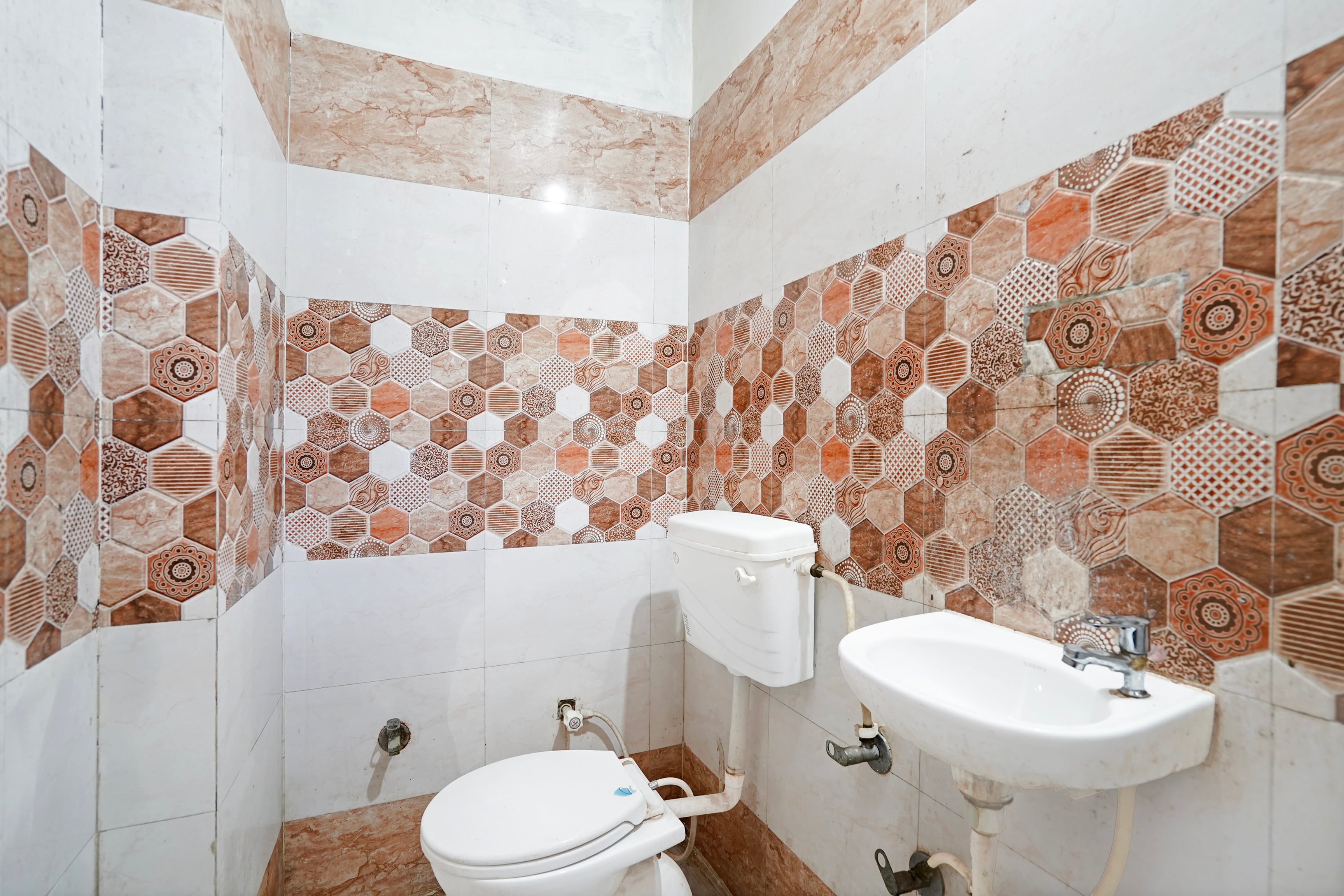 HOTEL O MAA VISHNI RESIDENCY - Tap to explore photos