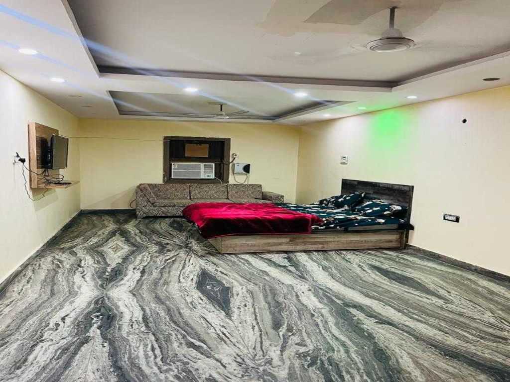 SPOT ON 777 Hotel Rooms - Tap to explore photos