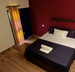 AC DELUXE ROOM