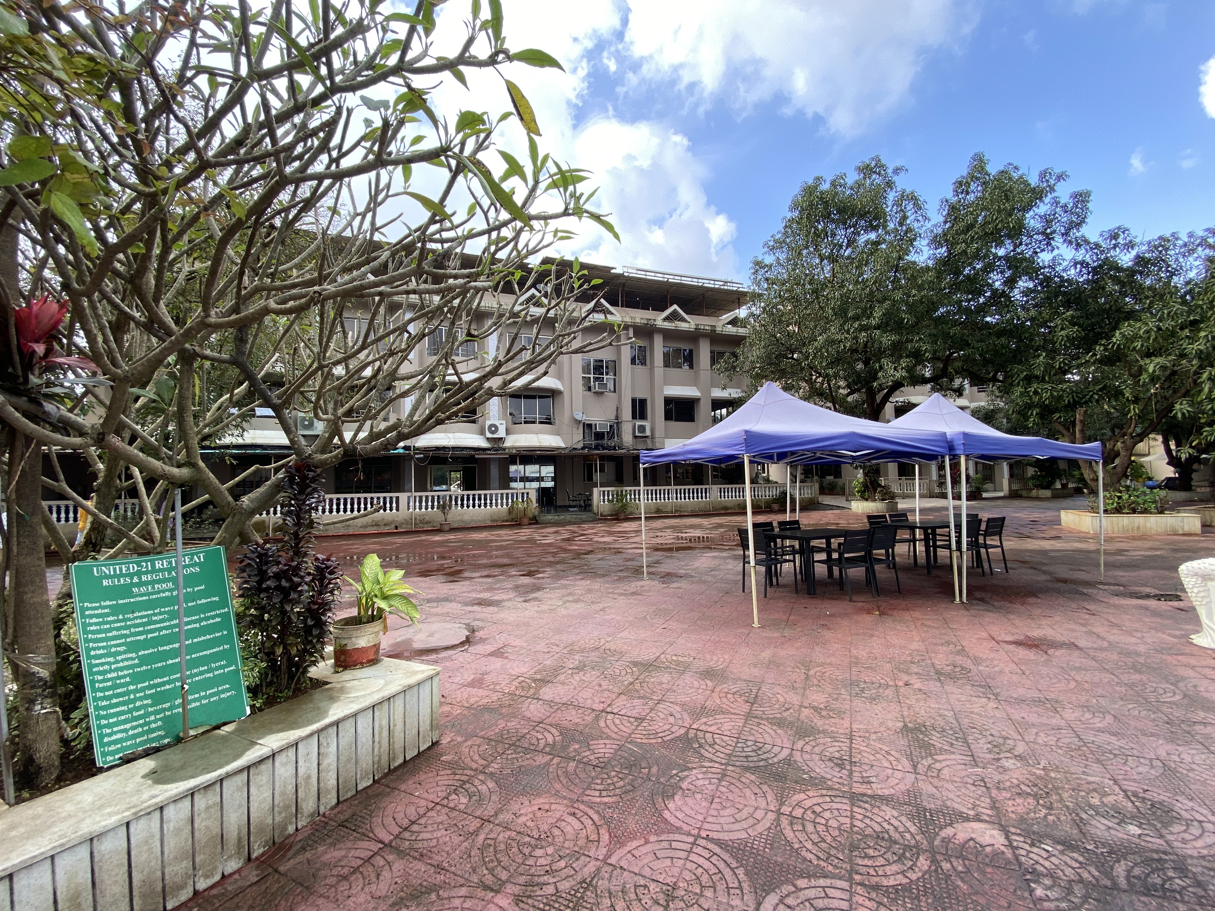 Aron Resort Lonavala Near Old Mumbai Pune Highway - Tap to explore photos