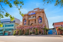 FabHotel Prime L'Elegant - Nr. Vaishali Metro Station, Ghaziabad