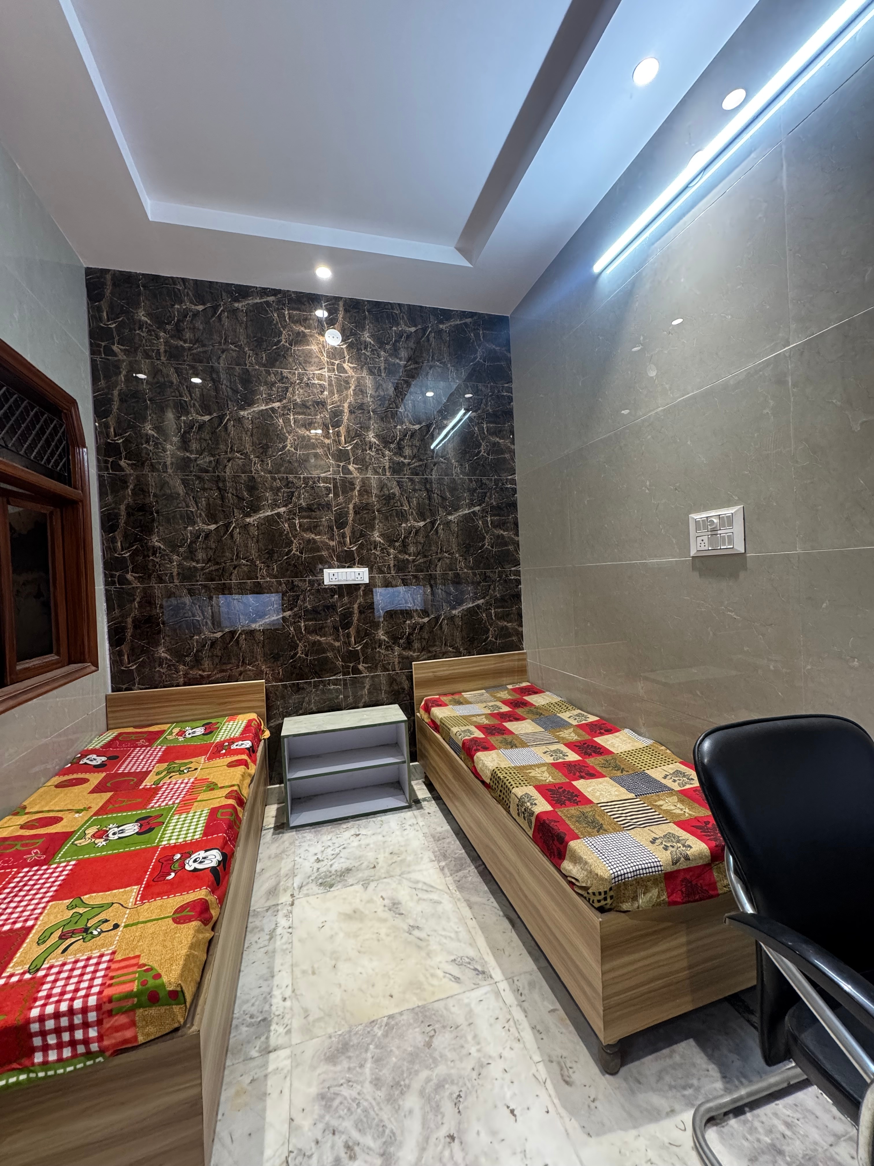 FlexiBay-Affordable Hostel in North Delhi - Tap to explore photos
