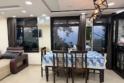 Rudhraksh Villa 4BR- Perfect Vacay Villa, Mussoorie