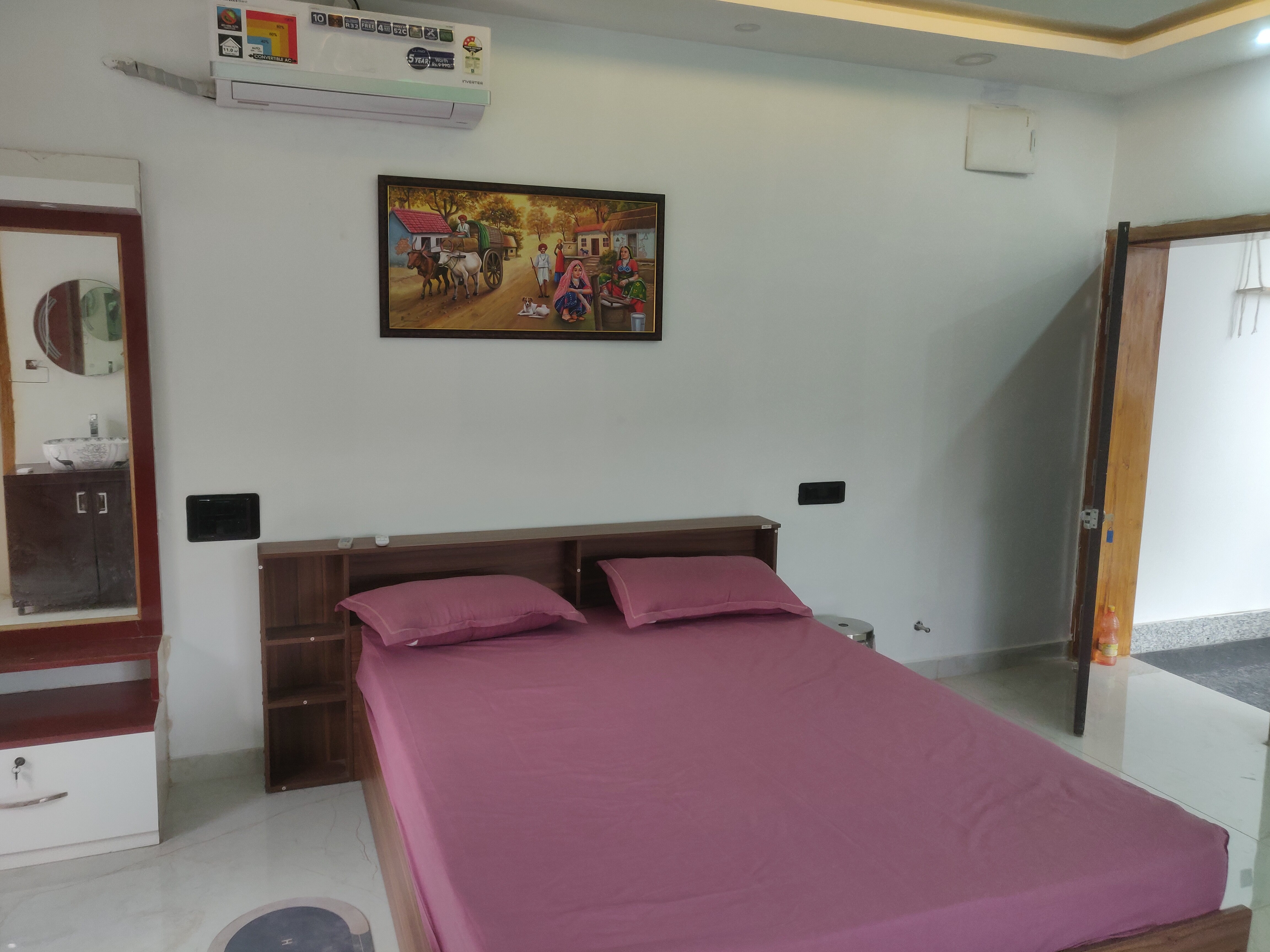 Studio21 in Bhoomi Mansion - Tap to explore photos