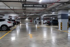 The Kin Stay, Greater Noida