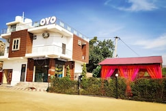 Aravalli Mount View Hotel and Restaurant, Chomu