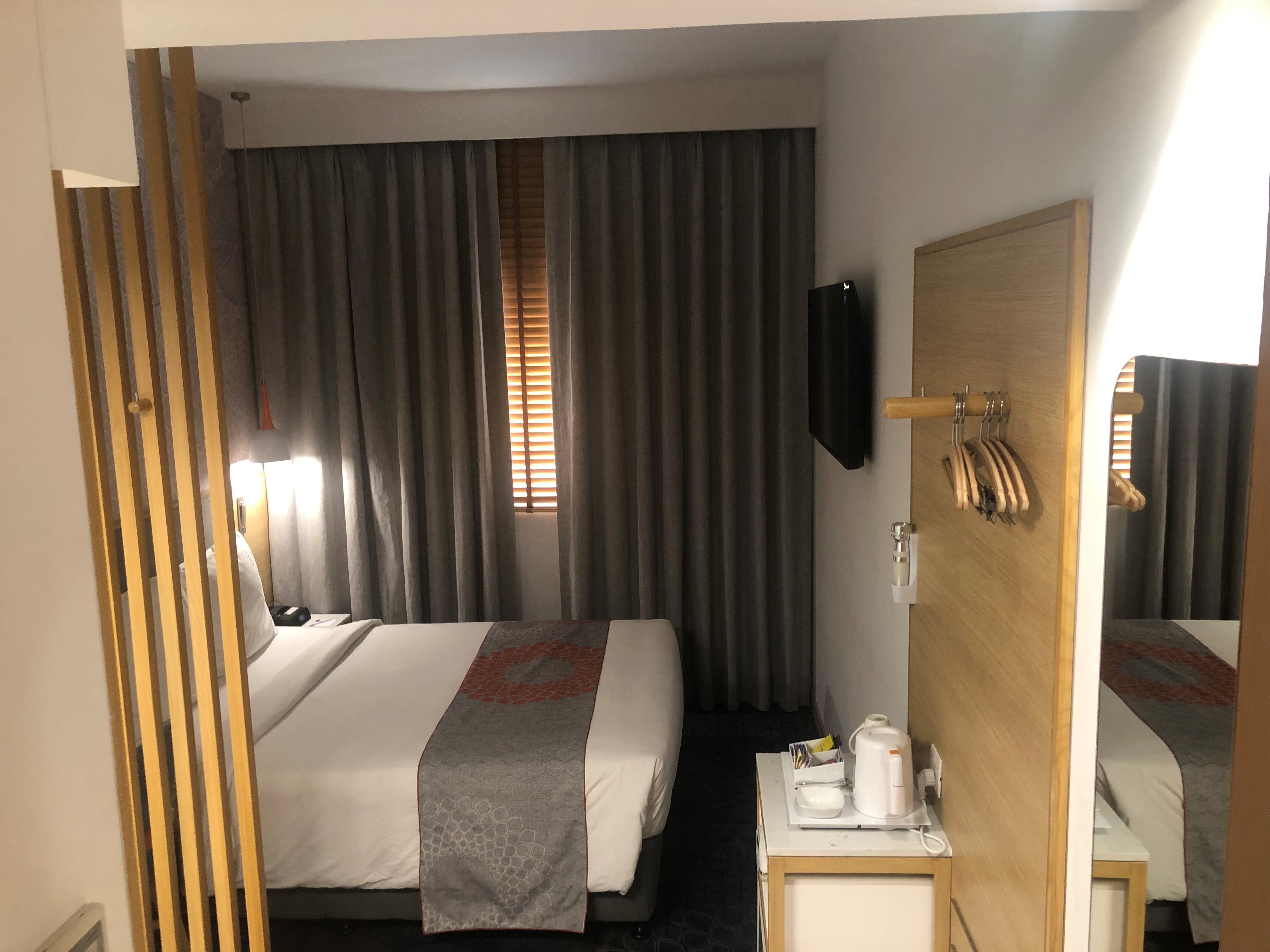 1 QUEEN BED SUPERIOR BREAKFAST 1