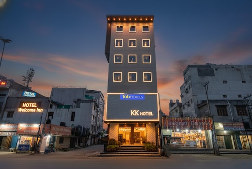 FabHotel KK Continental - 100m from Amritsar Junction Railway Station