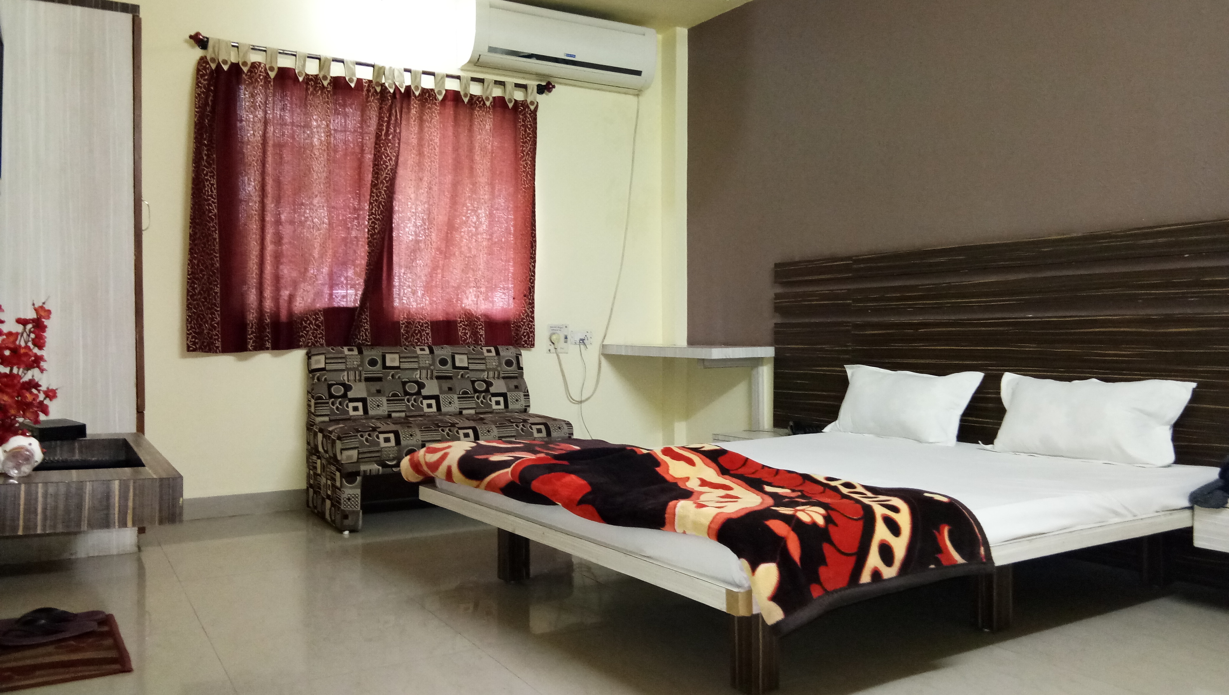 Deluxe Double NON AC Room 1