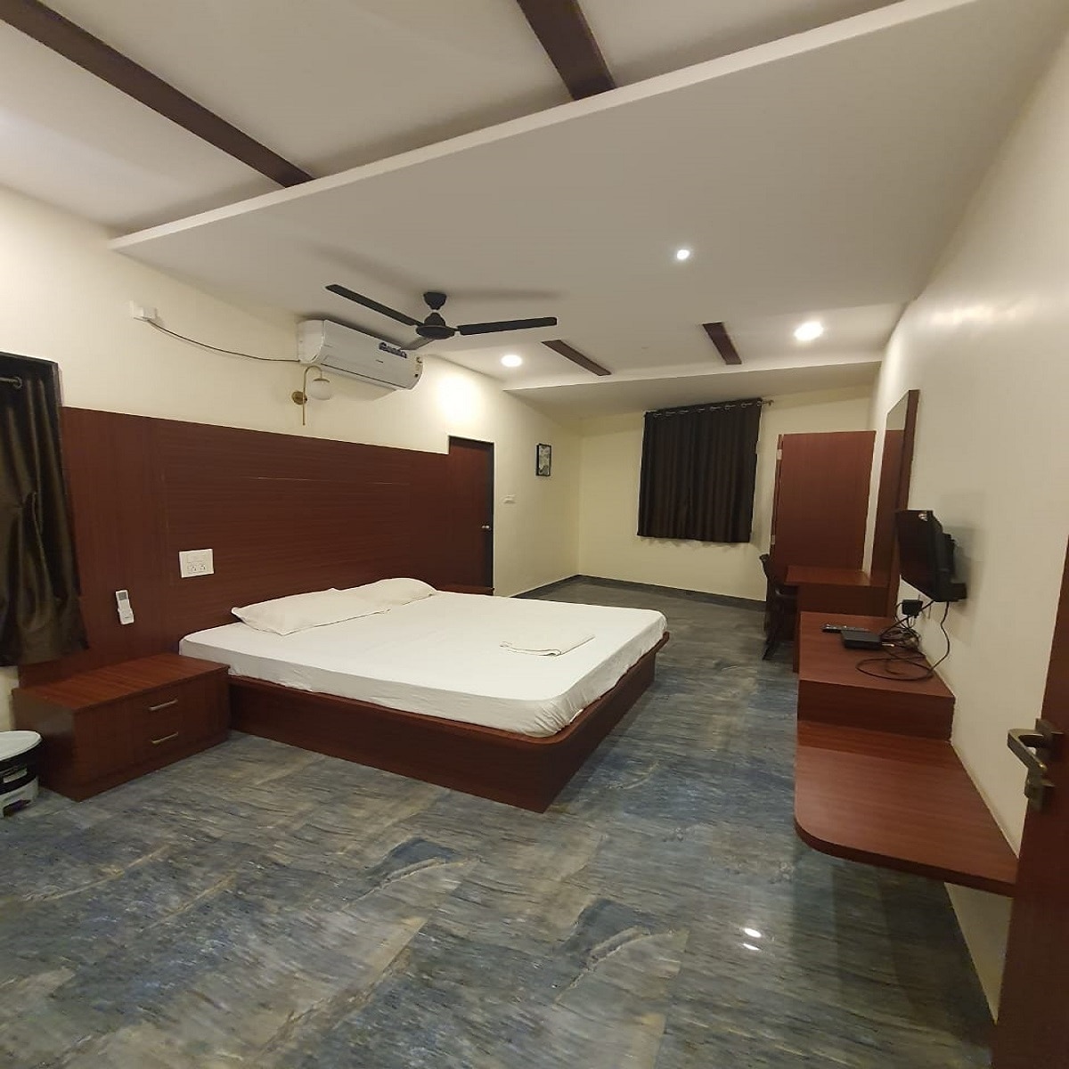 Executive AC Room 1