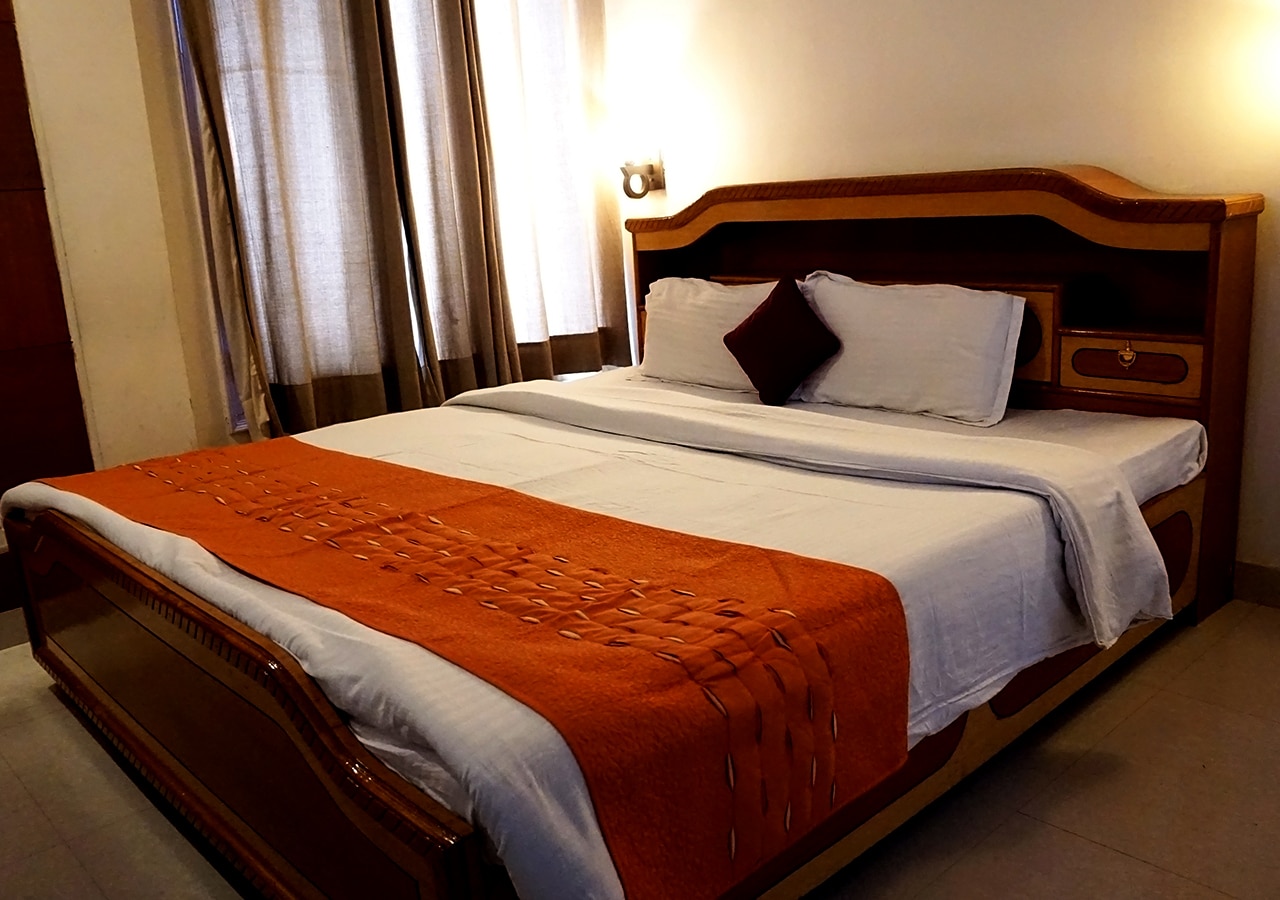 Hotel Sanawar View - Tap to explore photos