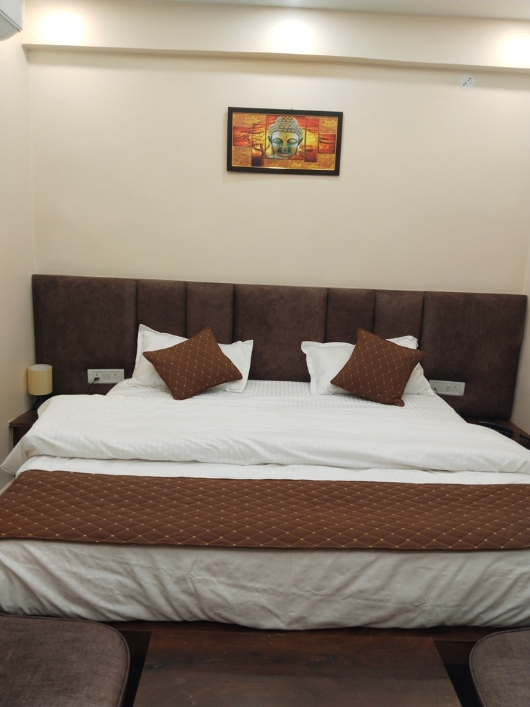 Hotel Meera heritage Mahoba - Tap to explore photos