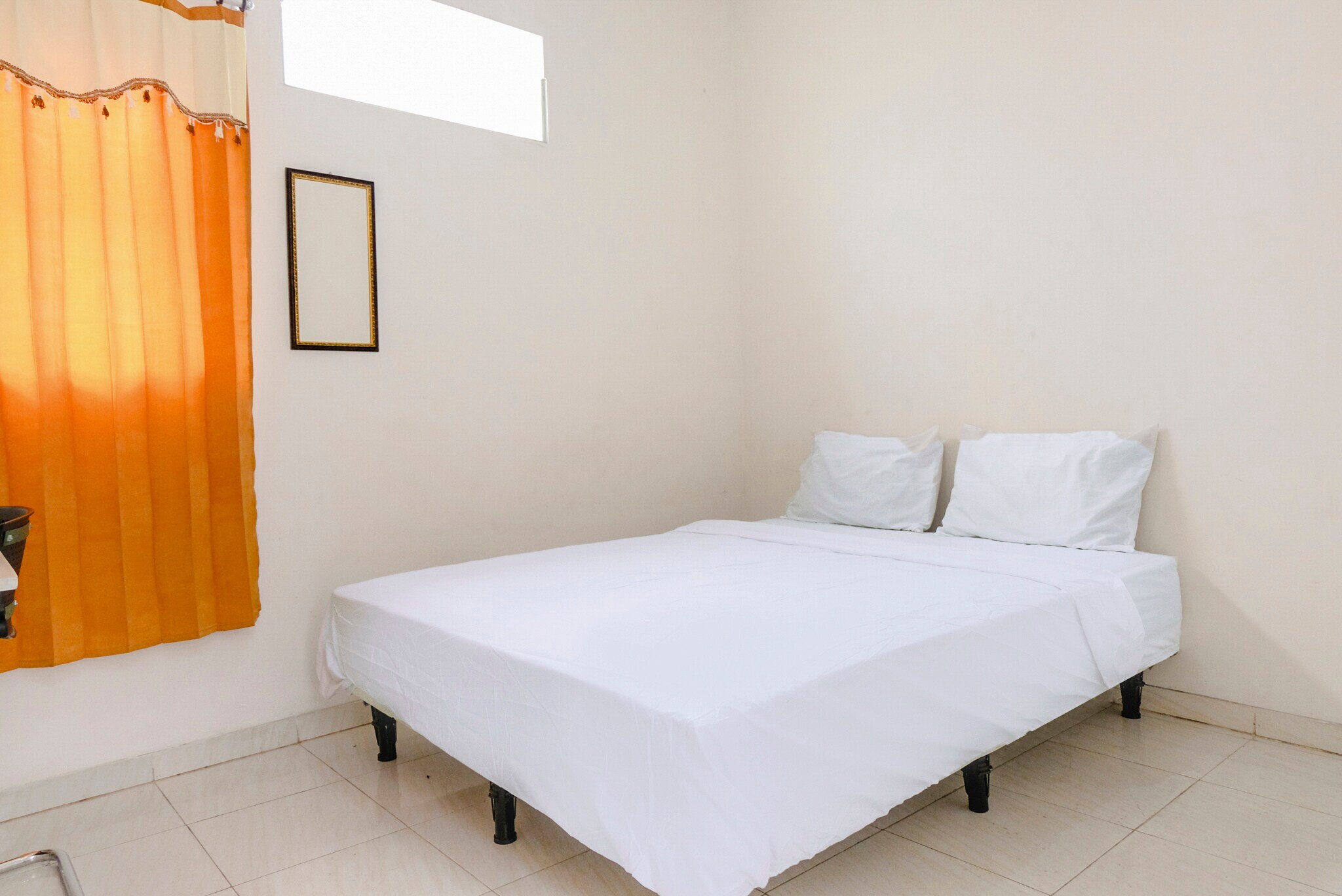OYO Life 2760 Kost Simpang Borobudur 47 - Tap to explore photos