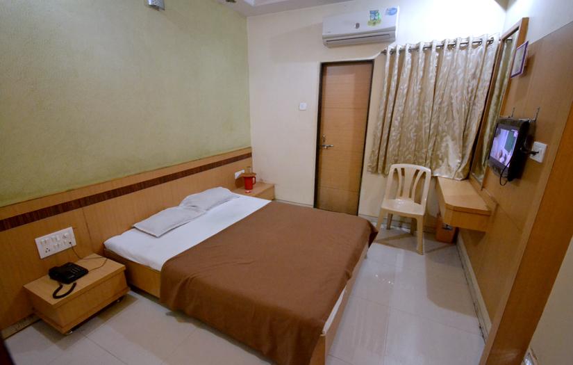 Double Bed Non-A.C. 1