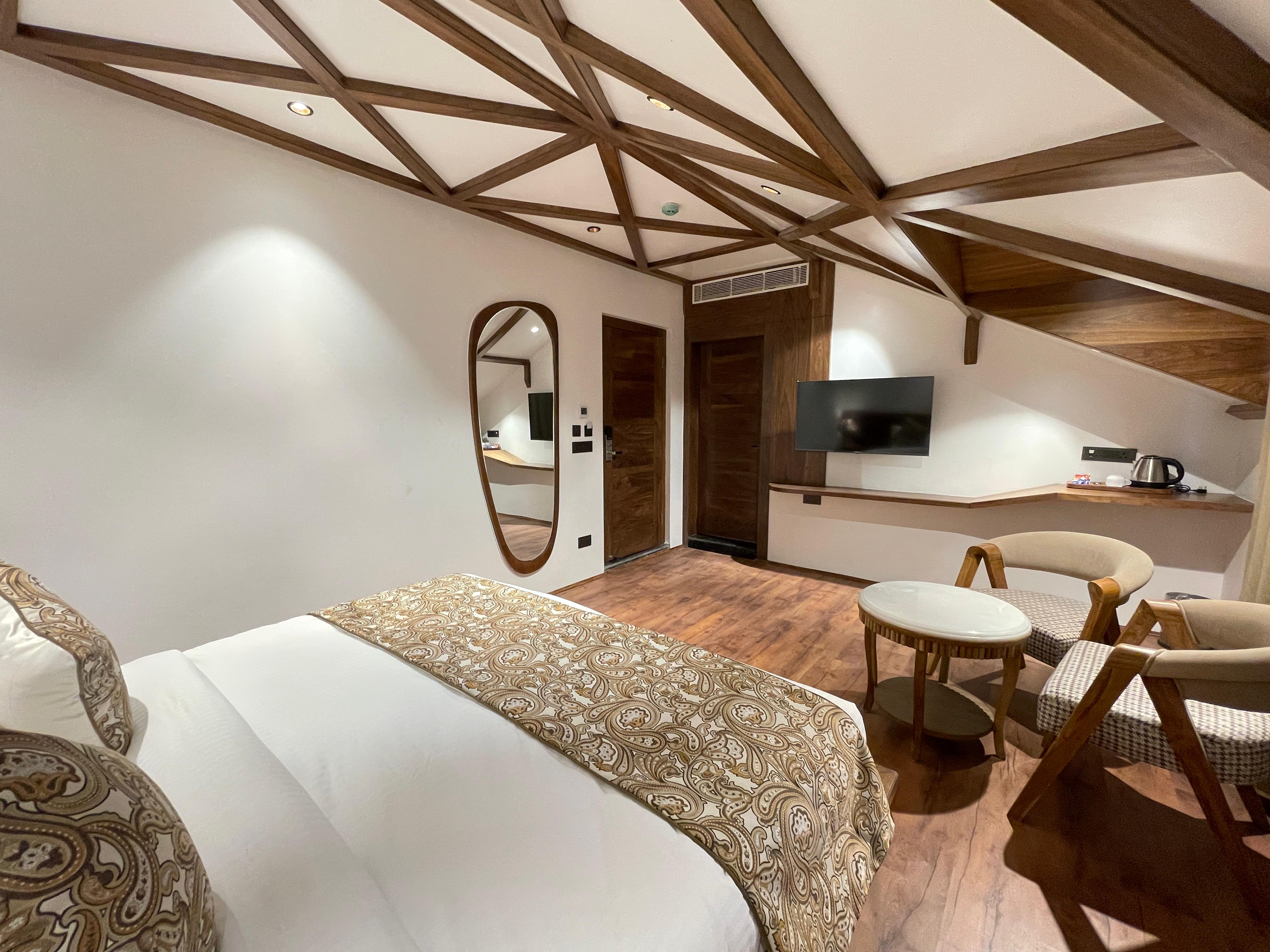 Rega Irman Luxury, Srinagar - Tap to explore photos