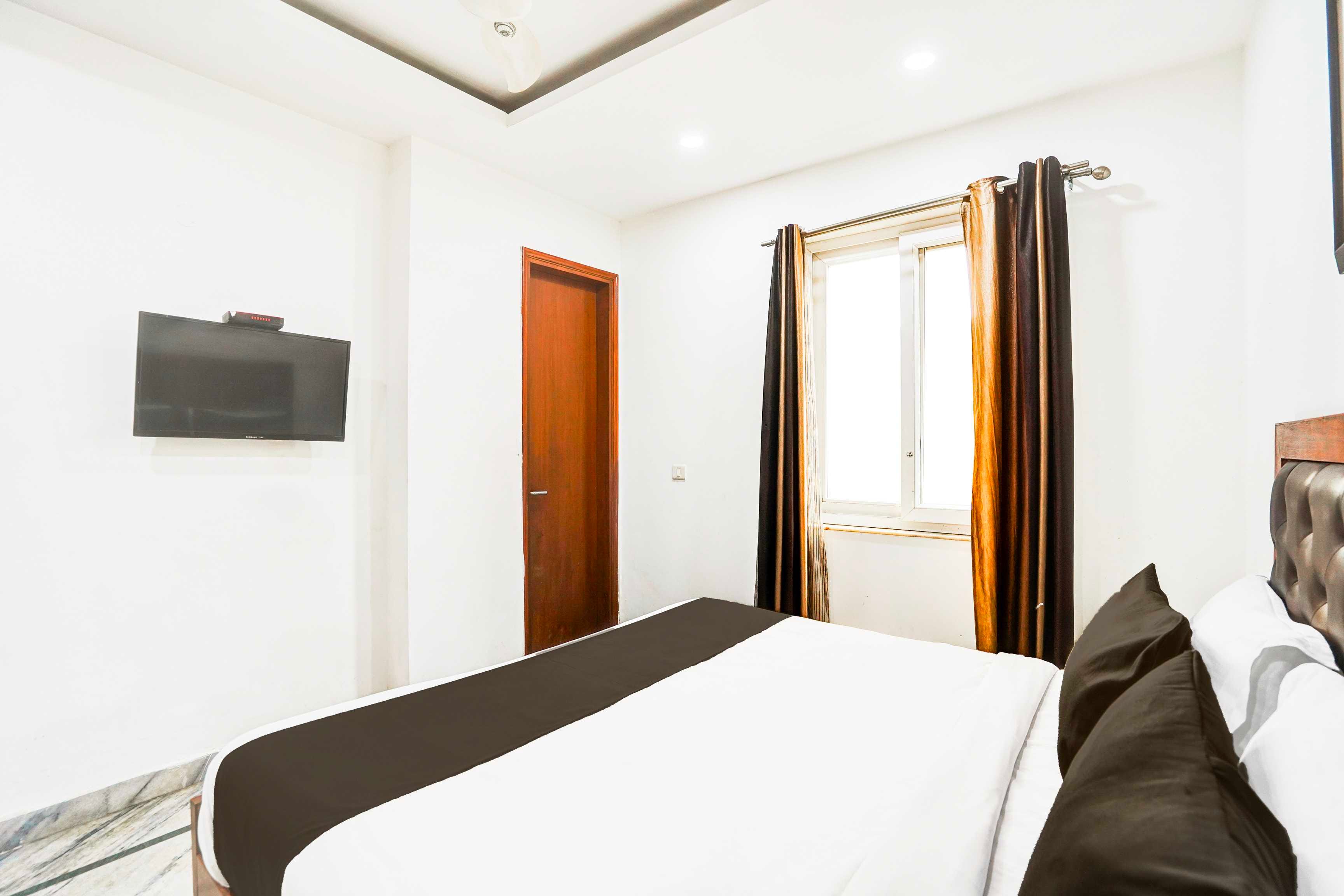Super Hotel O Sector 110 Noida - Tap to explore photos