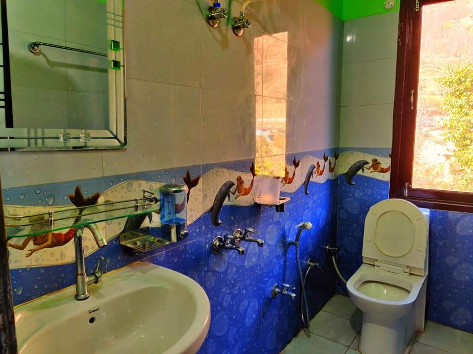 Manas Homestay - Tap to explore photos