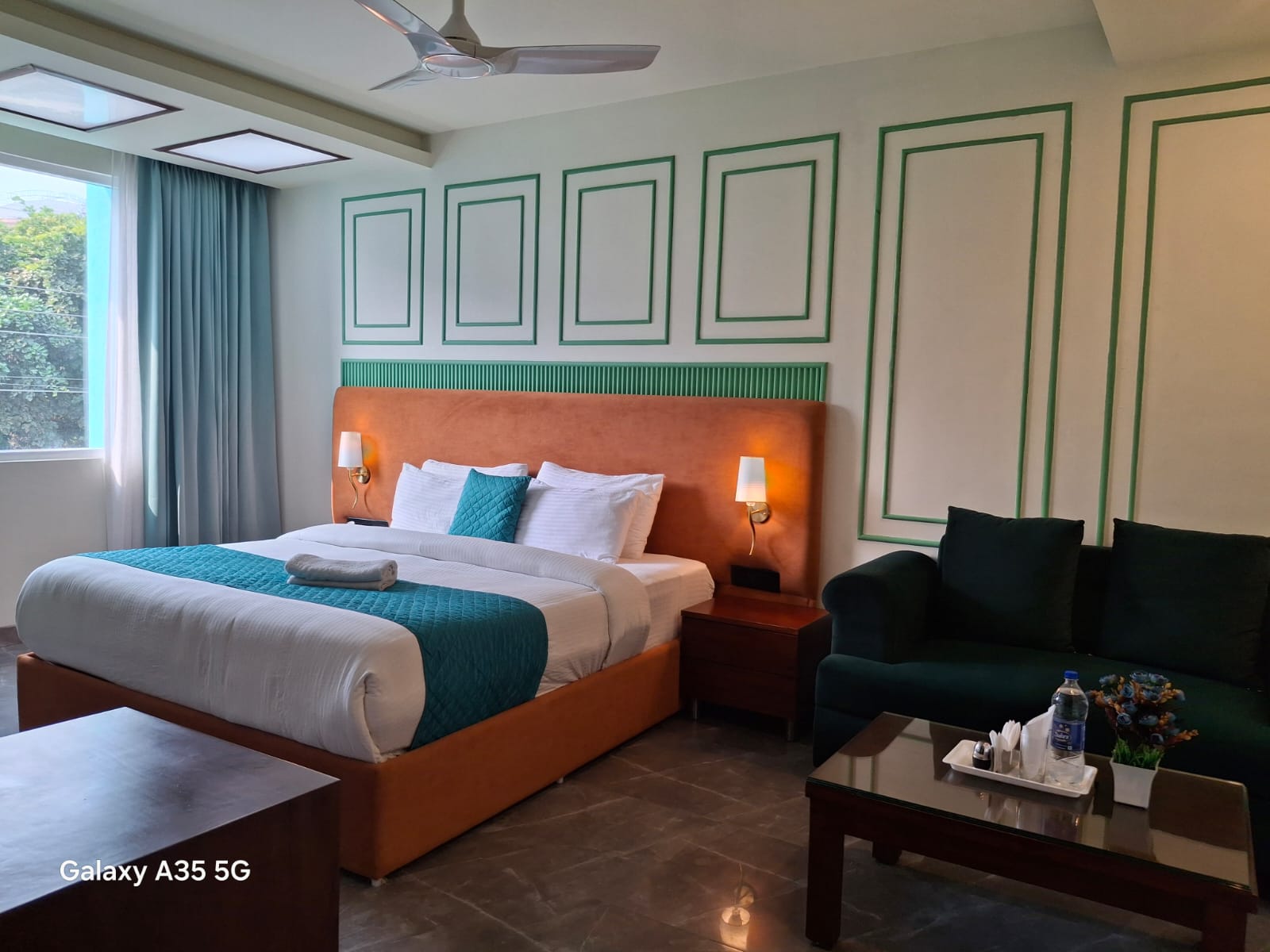 Asian Suites 584 IFFCO Metro - Tap to explore photos