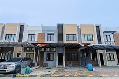 OYO 92556 JKK Sweet Room, Karawang