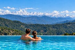 Spellmount - Himalayan View Infinity Pool Resort In Kausani, Kausani