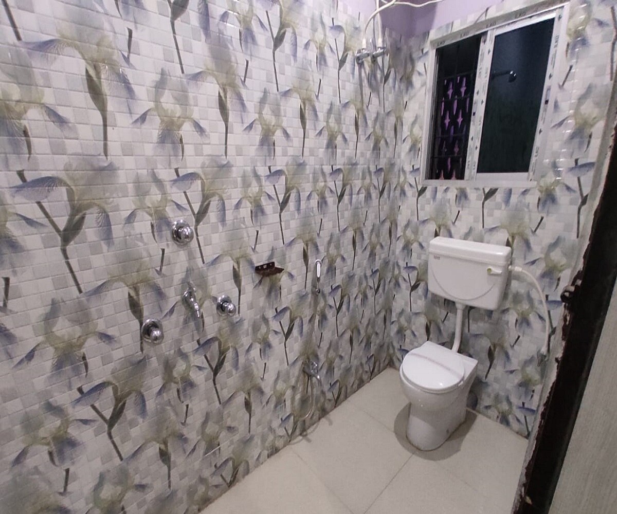 New Hotel Mayur - Tap to explore photos