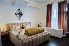 Sky-High Aravalli Oasis : 3BR Luxe w/ scenic views, Manesar