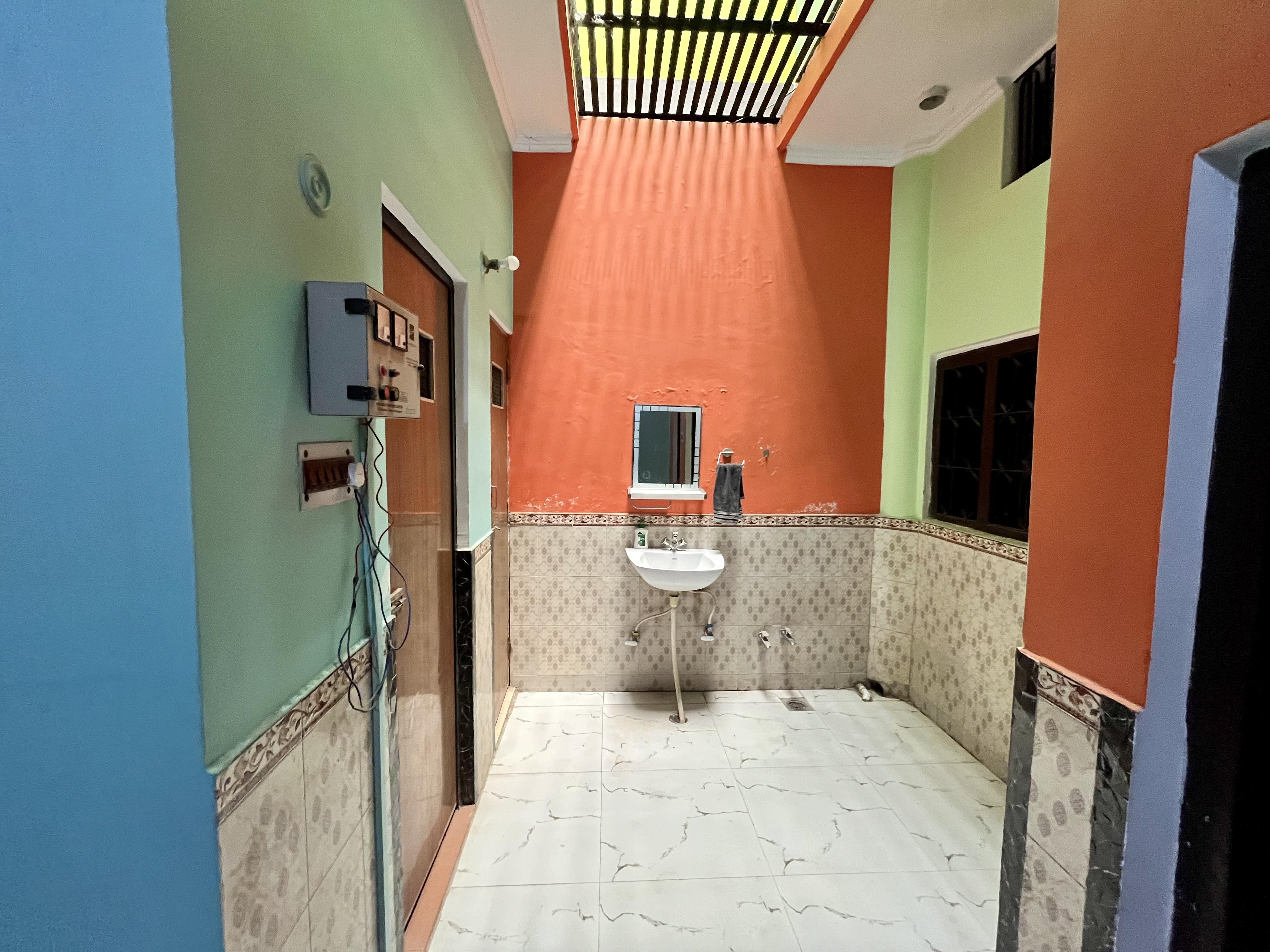 Sainik Homestay, Ayodhya - Tap to explore photos