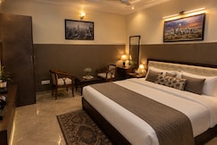 HOTEL LOTUS INN, Dadri
