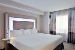 DoubleTree by Hilton Ottawa Downtown, Frontenac